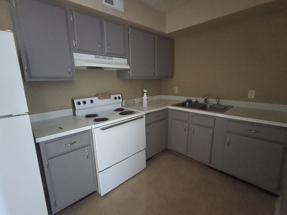 3rd image of 109 Southview Dr #5