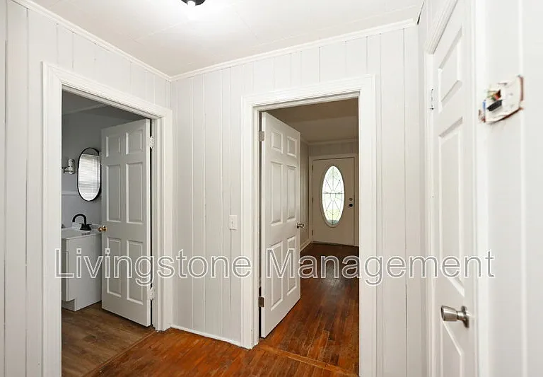 872 W Albert Gallatin Ave — Photo 30