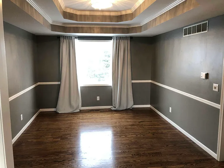 2206 Greenbrier Dr — Photo 6