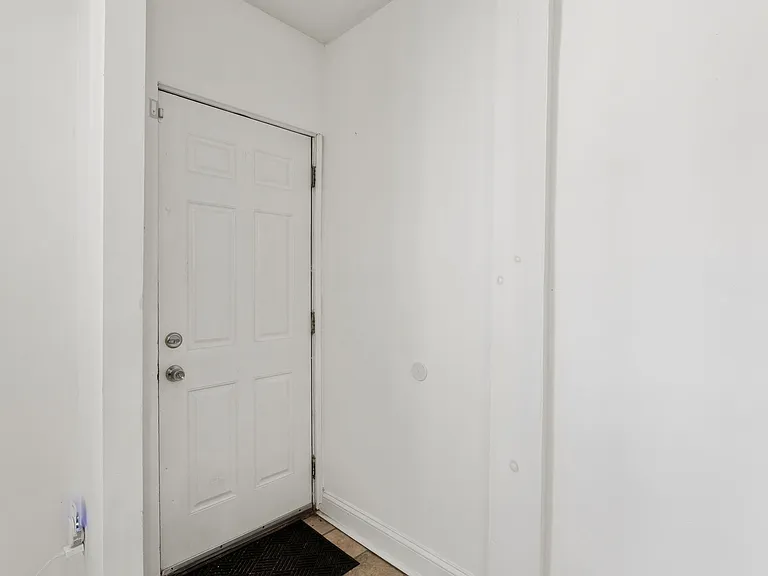 2426 E Indiana Ave — Photo 7