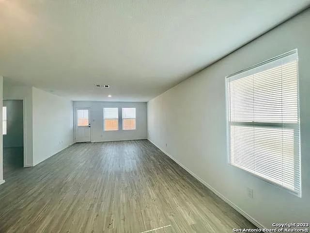 4 bed, 1627 sqft, $1,590 — Photo 4