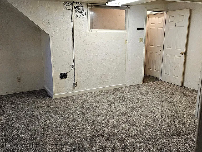 110 7th St #7 — Photo 3