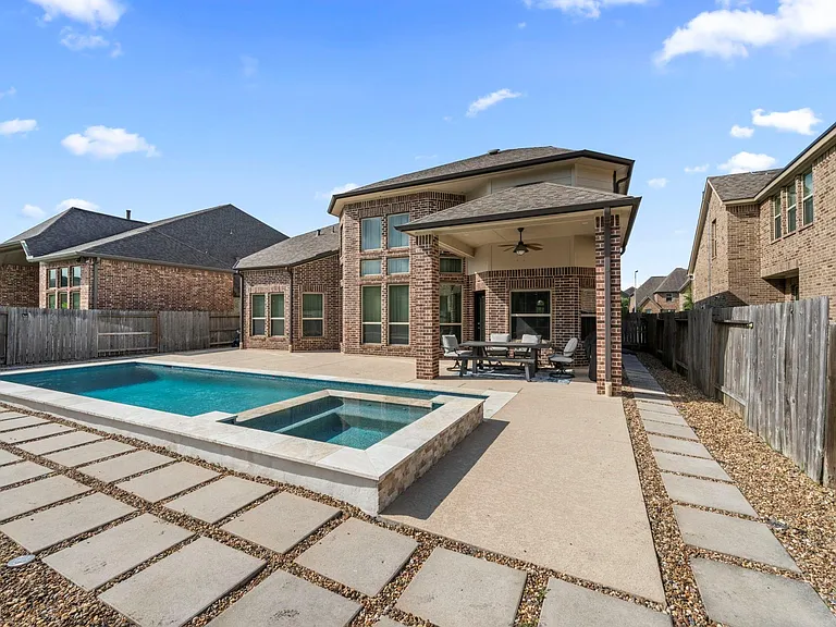 3938 Avalon Ridge Dr — Photo 2