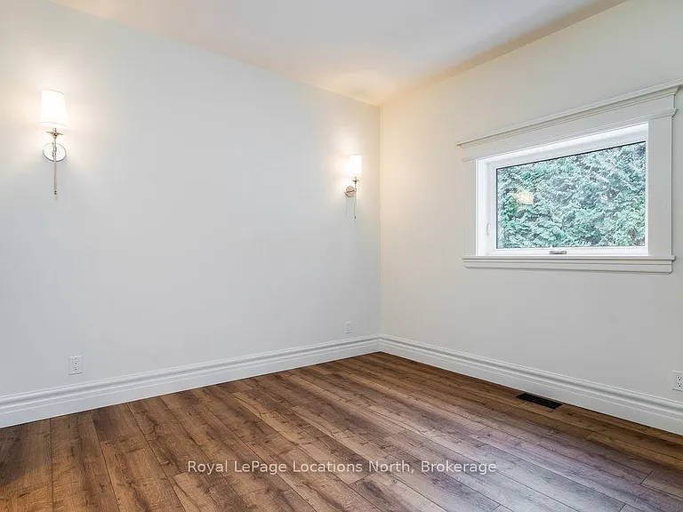 20 Alice St E #1 — Photo 18