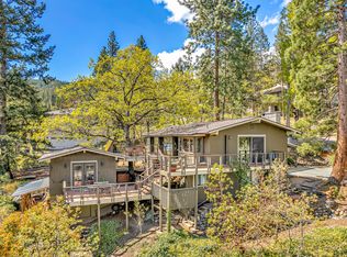 1100 Ivy Ln, Ashland, OR 97520