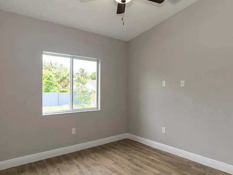 1140 NW 1st Ave — Photo 14