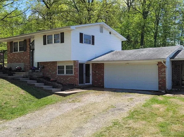 7161 Thornton St, Pacific, MO 63069