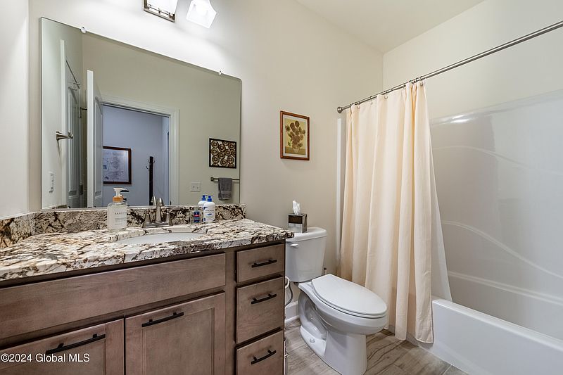 4th image of 402 Casale Court
