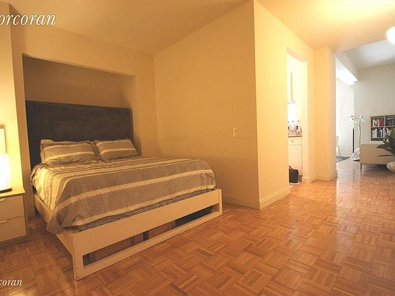 4th image of 88 Greenwich St APT 429