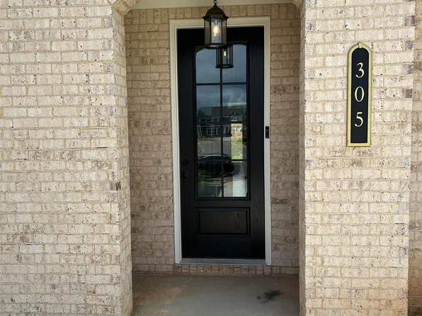 304 Cornwall Dr, Maylene, AL 35114