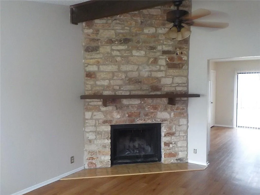 3 bed, 2.0 bath, 1100 sqft, $1,695 — Photo 3