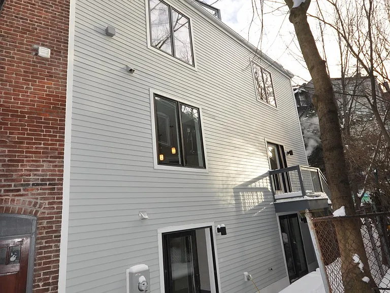 20 Sussex St #1B — Photo 19