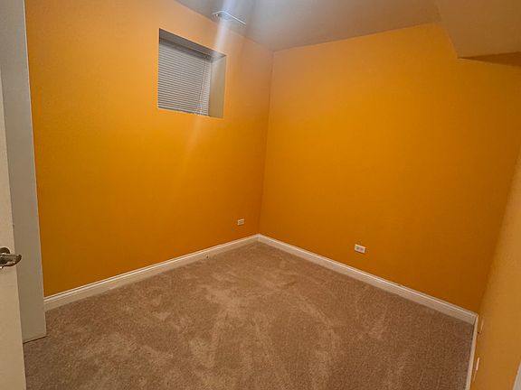 4th image of 4821 N Winthrop Ave #G