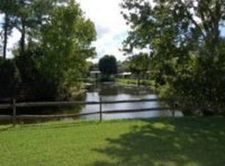 469 Santa Fe Rd, Tavares, FL 32778