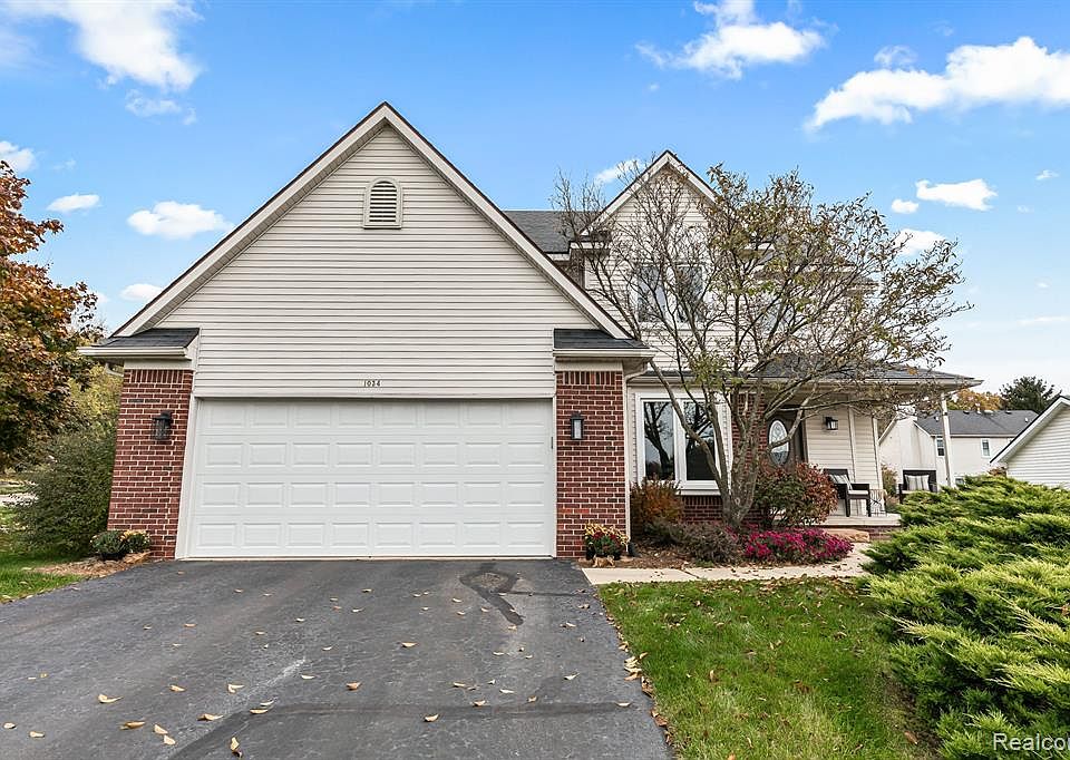 1034 Pepperwood Ct, Brighton, MI 48116 | Zillow