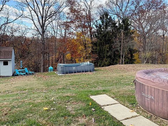 4th image of 131 Highland Dr