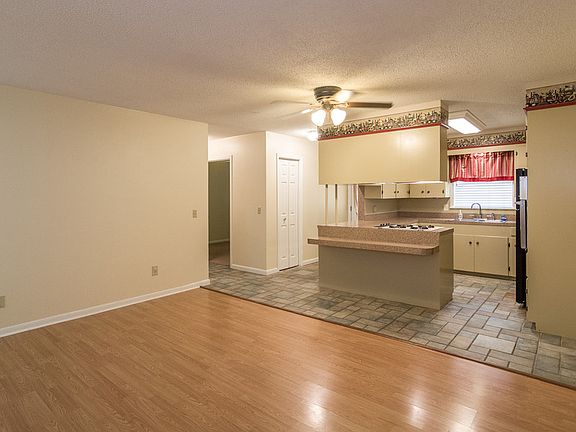 4th image of 9455 Kroetz Dr