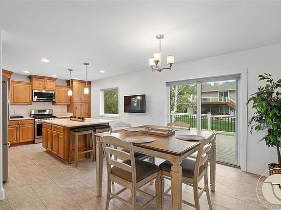 5th image of 2115 Saint Andrews Dr