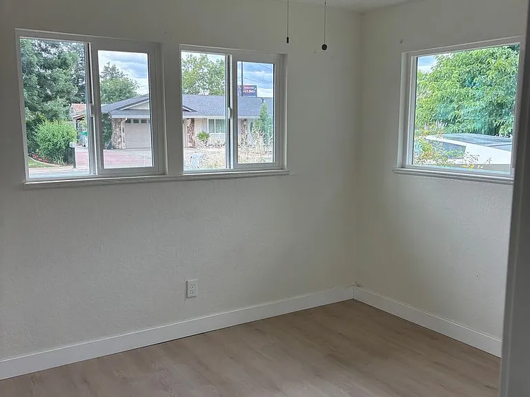 17 Hollis Ln — Photo 10