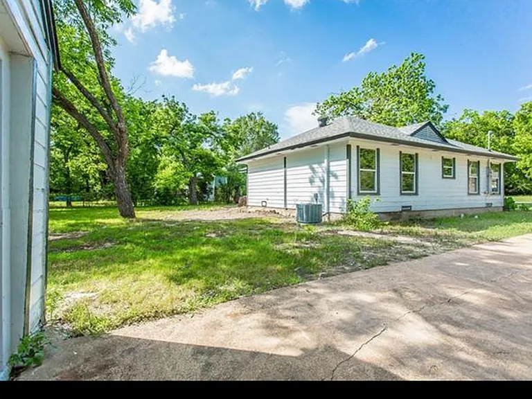 2338 Longhorn St — Photo 5