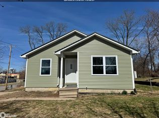 1105 W Adams Ave, Fairfield, IA
