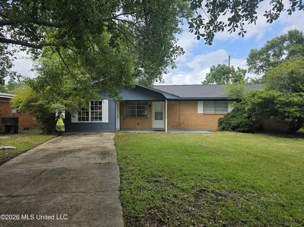 905 Spanish Acres Dr