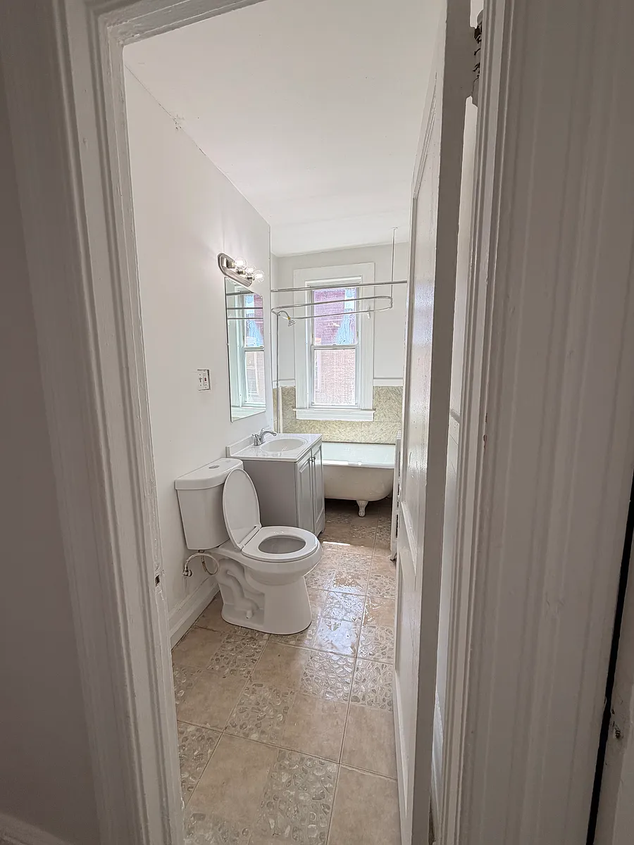 Bathroom - 20-22 Harper St #3