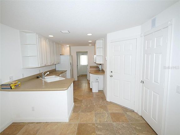 5th image of 1583 Napoli Dr
