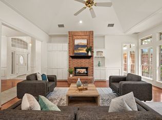 6808 N Oaks Dr, North Richland Hills, TX 76182