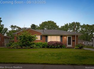 16969 Marguerite St, Beverly Hills, MI 48025