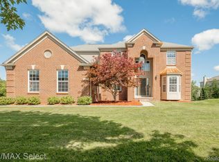 6221 Sapphire Ct, Grand Blanc, MI 48439