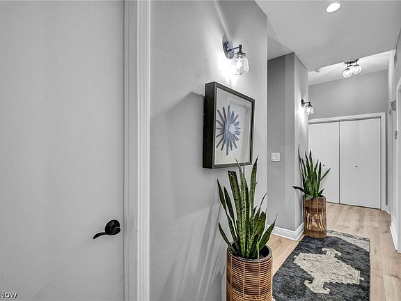 5th image of 12701 Larchmere Blvd APT 3B