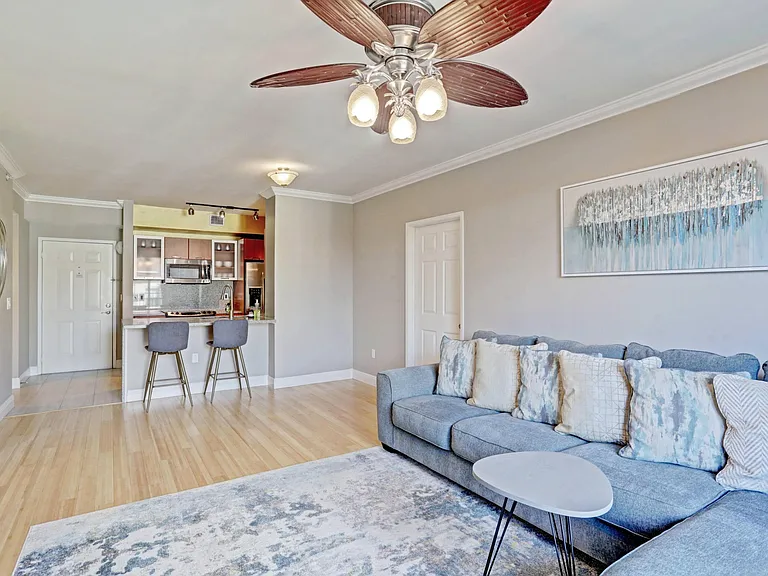 630 Sapodilla Ave #321 — Photo 16