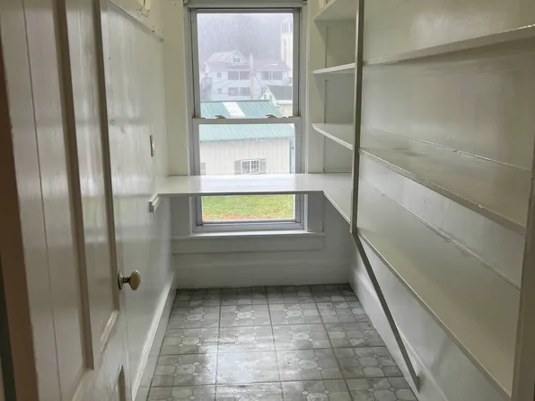 6 Beaver St #E, Wilmington, VT 05363