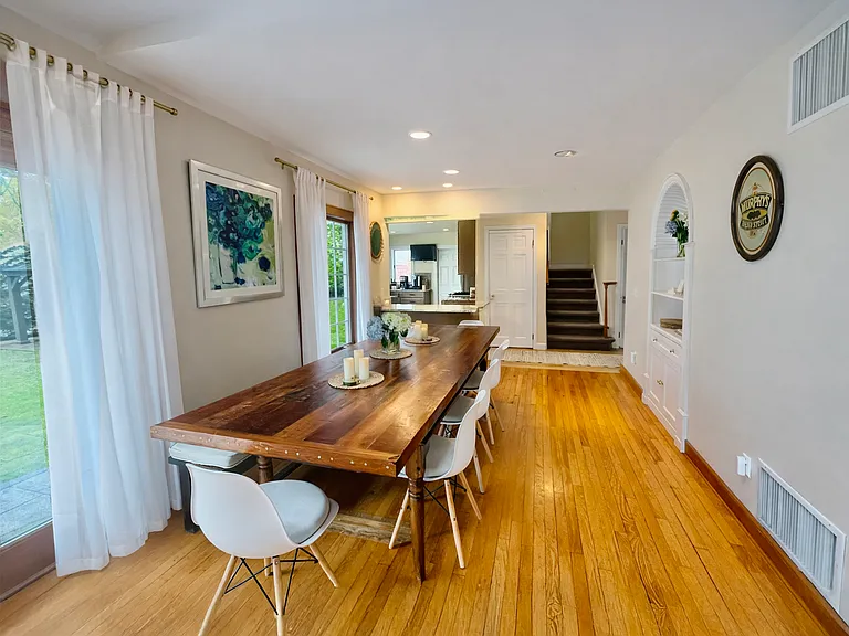 205 Pine Ave — Photo 8
