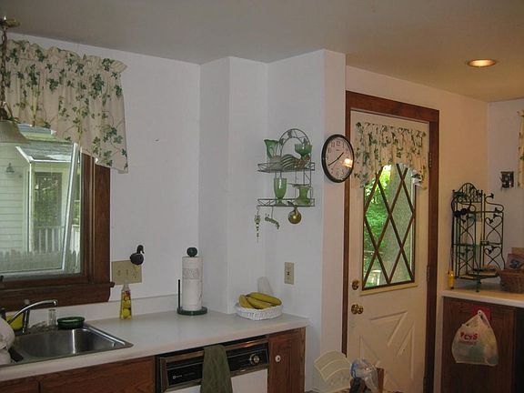 3rd image of 56 W Greenwood St