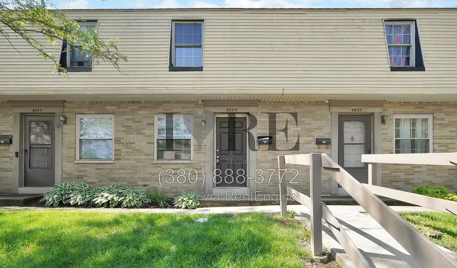 2 bed, 1.0 bath, 706 sqft, $995 — Photo 1