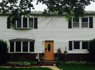 32 Spencer St, Farmingdale, NY