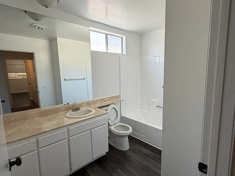 901 S Sherbourne Dr #101 — Photo 20