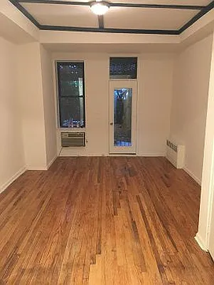 Rented by Eric Goodman Realty Corp | media 20