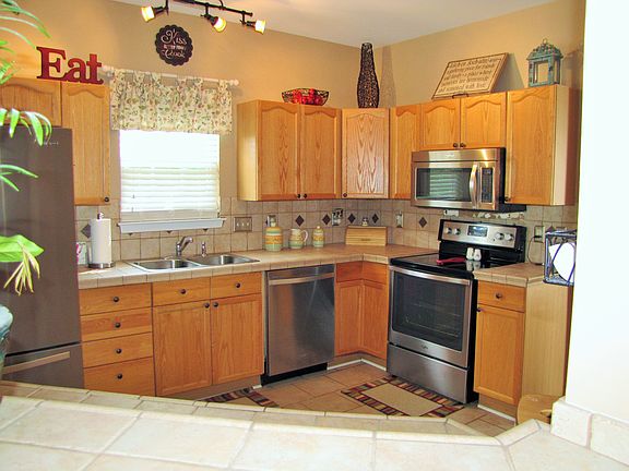 3rd image of 118 Akerman Pl