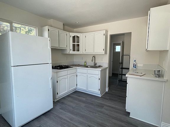 2nd image of 4107 Descanso Ave