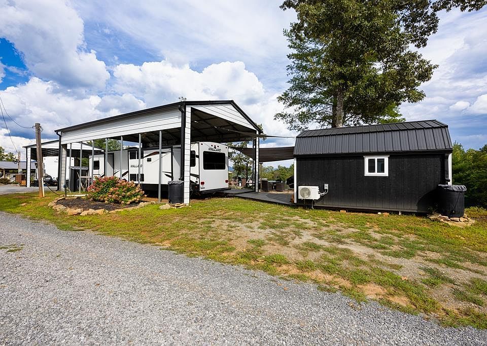 1st image of 128 Pioneer Estates Rd