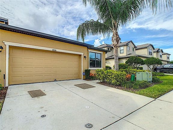 3rd image of 2370 Seven Oaks Dr