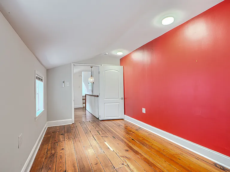 214 Warren Ave — Photo 30