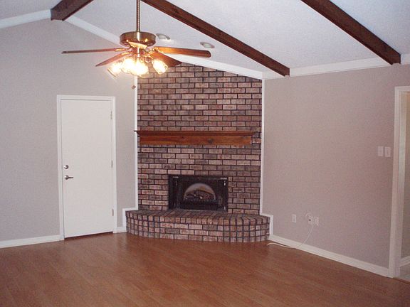3rd image of 4220 Illinois Ave