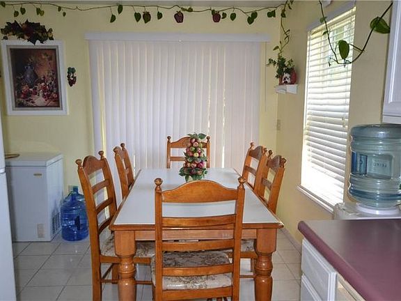 4th image of 1301 Brentwood Ln