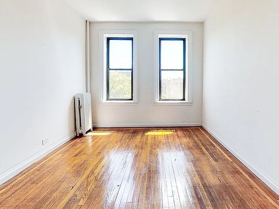 4th image of 4848 Broadway #45