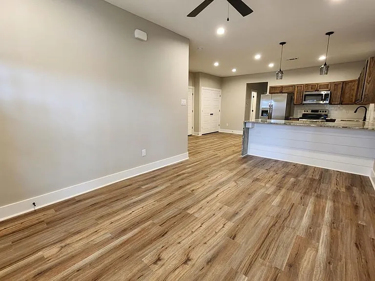 2312 Lavern St #2 — Photo 4