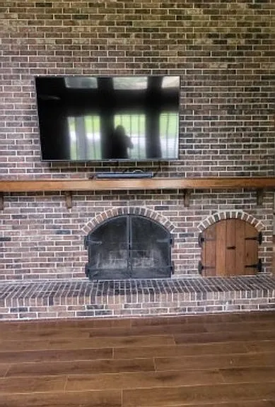 2204 Oakdale Dr — Photo 9